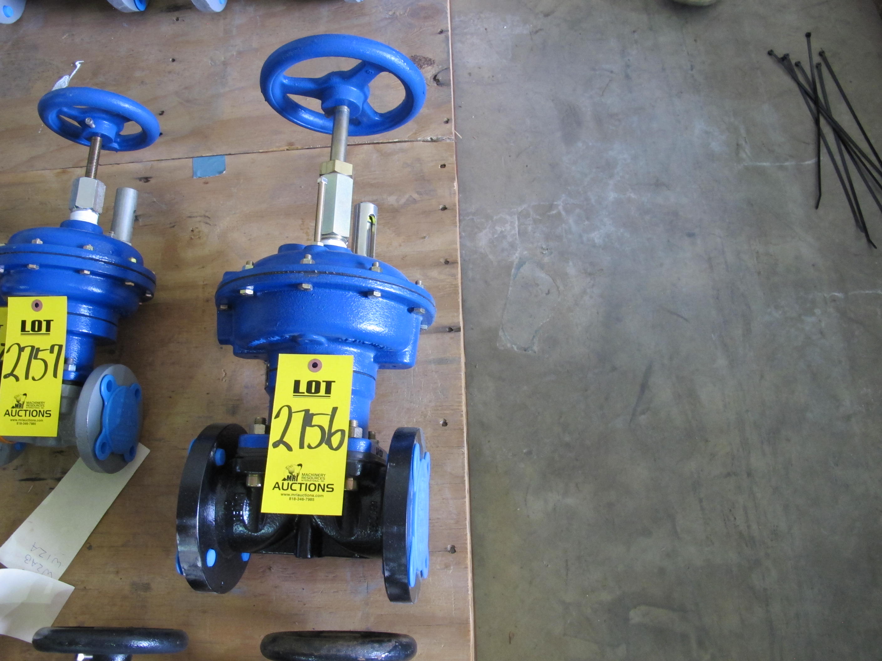 VALVE, DIAPHRAGM TYPE, 2-1/2" SIZE, 150 LB RATING, DUCTILE IRON POLYPROPYLENE LINED MATERIAL, FLANGED CONNECTIONS, WEIR STYLE, EPDM DIAPHRAGM SOFTGOODS, INDICATING HANDWHEEL OPERATOR. WITH LOCKING DEVICE (W-51) LOADING & HANDLING FEE $5-